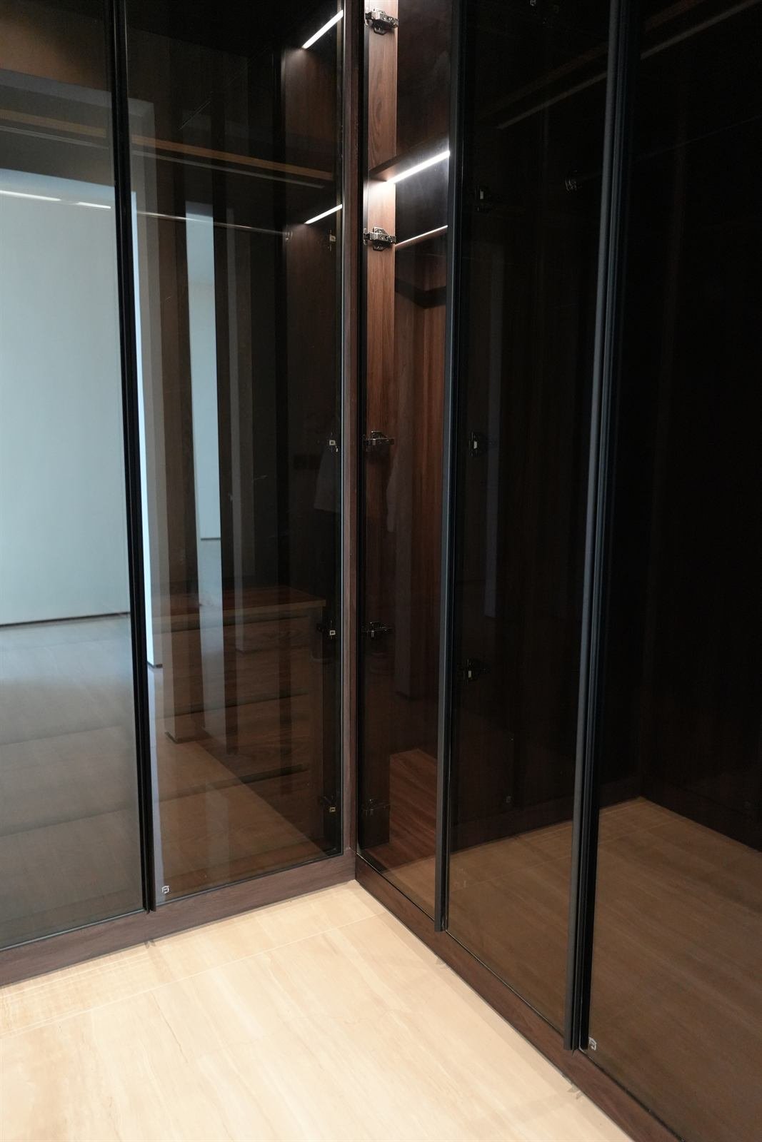 Custom walk-in dressing room joinery, Dubai villa